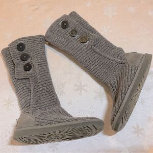 UGG Boots Classic Cardy 5819 Gray Knit 3 Button Sz 6 great soles